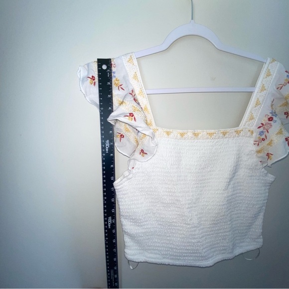 Japna White Blouse with Floral Embroidery - Picture 5 of 5